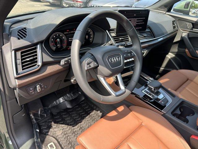 Photo of 2025 District Green Metallic Audi Q5