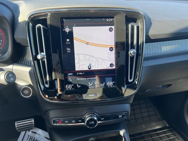 Photo of 2019 Fusion Red Metallic Volvo XC40