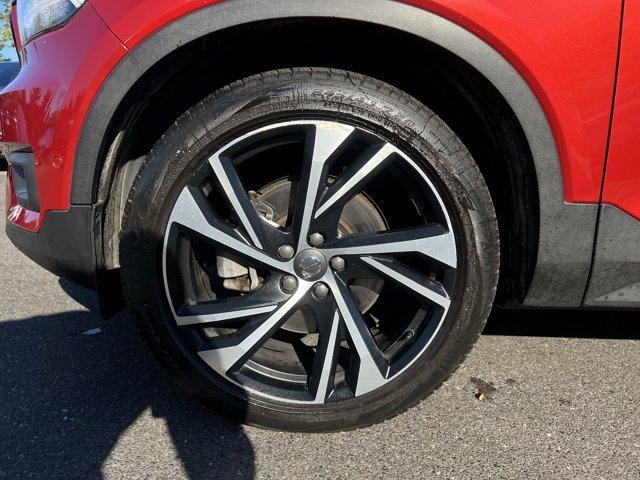 Photo of 2019 Fusion Red Metallic Volvo XC40