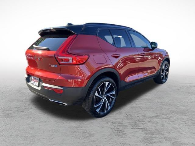Photo of 2019 Fusion Red Metallic Volvo XC40