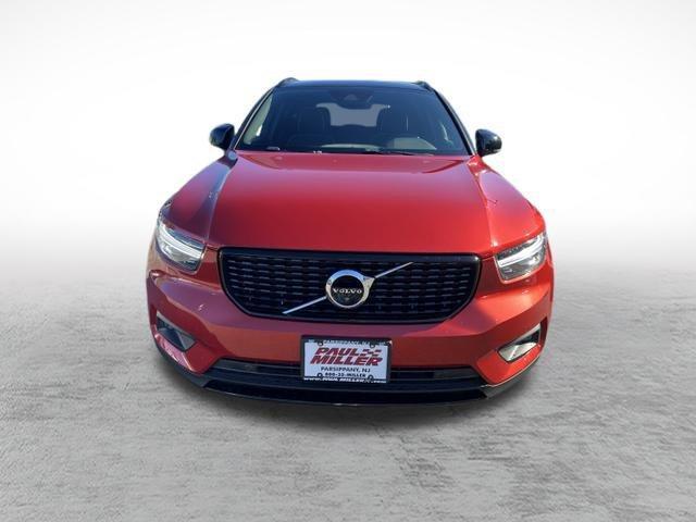Photo of 2019 Fusion Red Metallic Volvo XC40