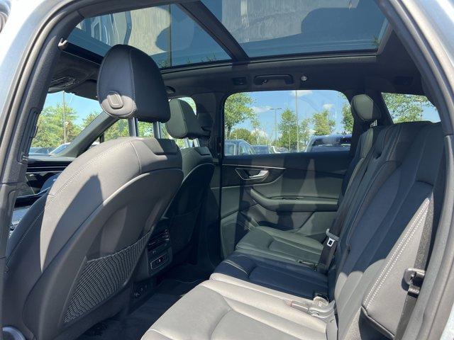 Photo of 2025 Satellite Silver Metallic Audi Q7