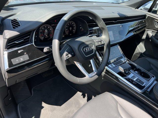 Photo of 2025 Satellite Silver Metallic Audi Q7