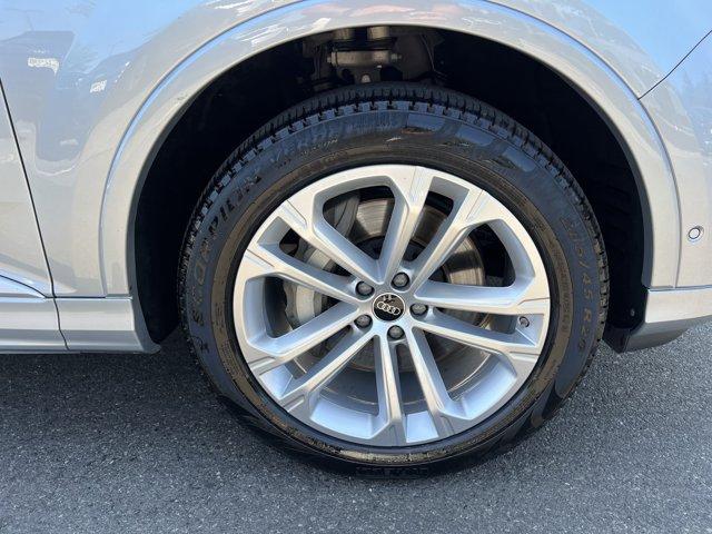 Photo of 2025 Satellite Silver Metallic Audi Q7