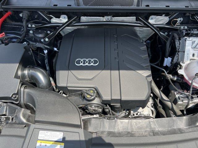 Photo of 2025 Navarra Blue Metallic Audi Q5