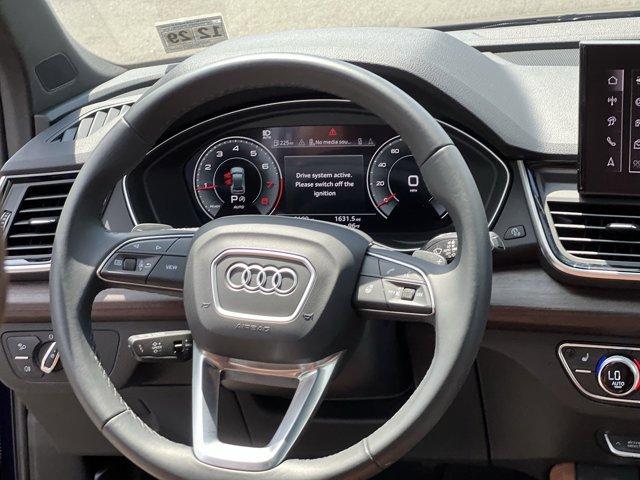 Photo of 2025 Navarra Blue Metallic Audi Q5