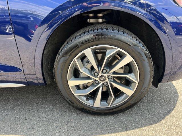 Photo of 2025 Navarra Blue Metallic Audi Q5