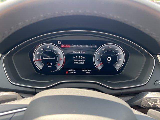 Photo of 2025 Navarra Blue Metallic Audi Q5