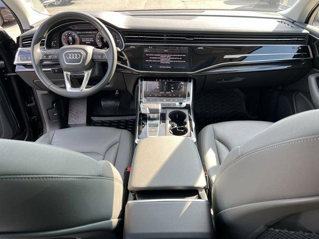 Photo of 2025 Mythos Black Metallic Audi Q7