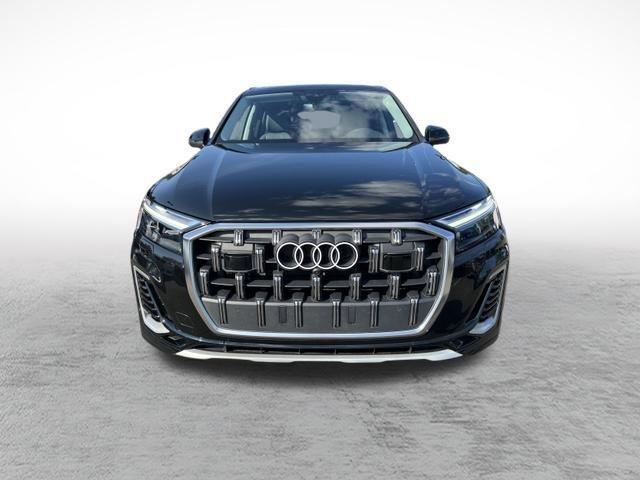 Photo of 2025 Mythos Black Metallic Audi Q7
