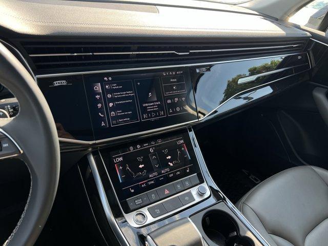 Photo of 2025 Mythos Black Metallic Audi Q7