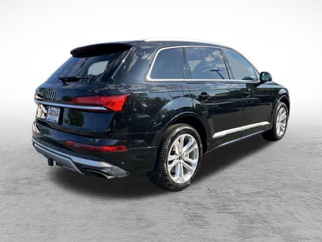 Photo of 2025 Mythos Black Metallic Audi Q7