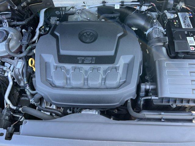 Photo of 2020 Deep Black Pearl Effect Volkswagen Tiguan