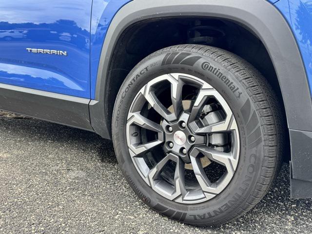 Photo of 2025 Rapids Metallic GMC Terrain