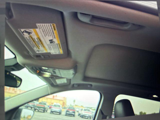 Photo of 2022 Summit White GMC Terrain