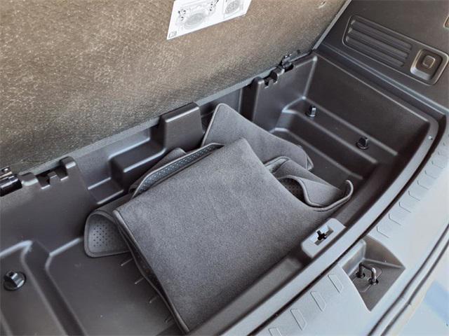 Photo of 2023 Mosaic Black Metallic Chevrolet Traverse