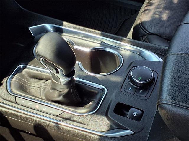 Photo of 2023 Mosaic Black Metallic Chevrolet Traverse