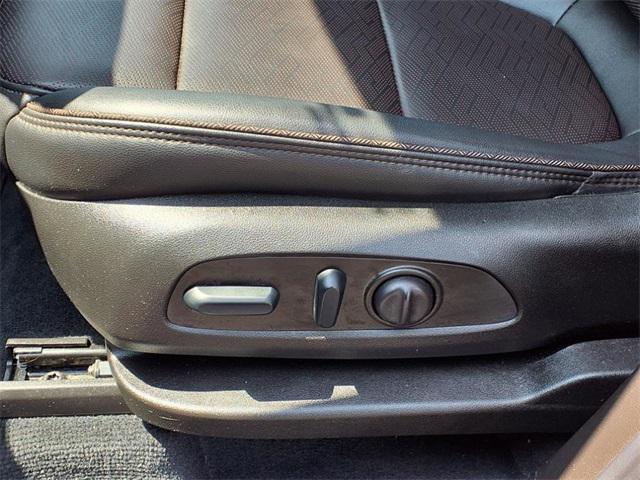 Photo of 2023 Mosaic Black Metallic Chevrolet Traverse