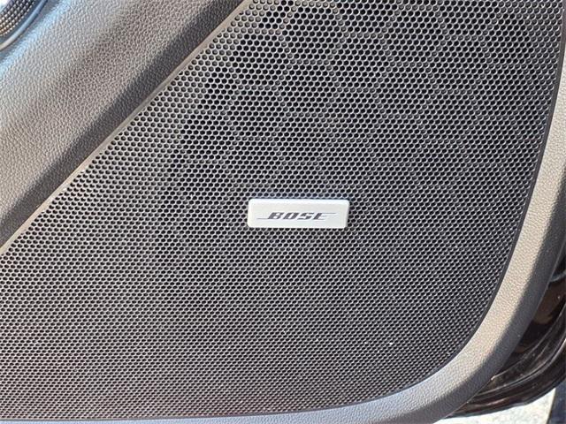 Photo of 2023 Mosaic Black Metallic Chevrolet Traverse