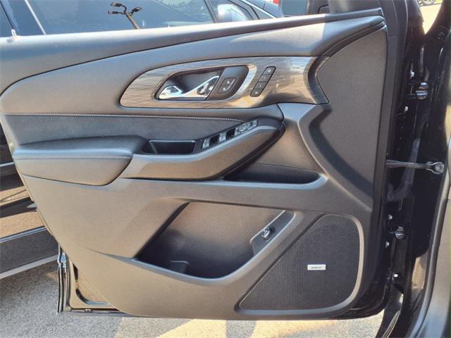 Photo of 2023 Mosaic Black Metallic Chevrolet Traverse