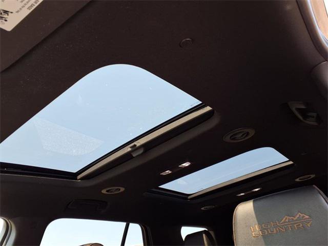 Photo of 2023 Mosaic Black Metallic Chevrolet Traverse