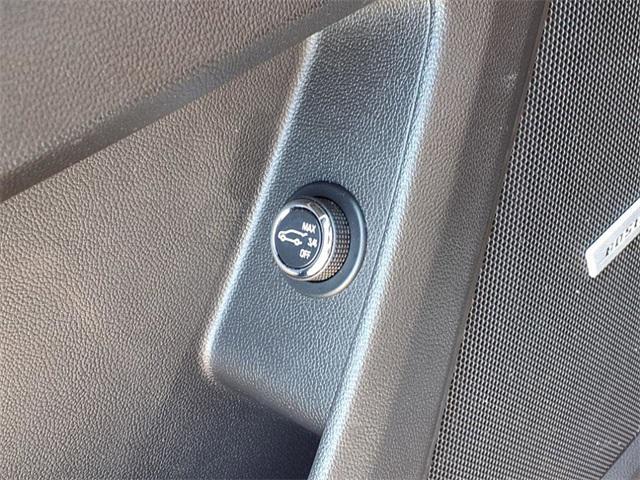 Photo of 2023 Mosaic Black Metallic Chevrolet Traverse