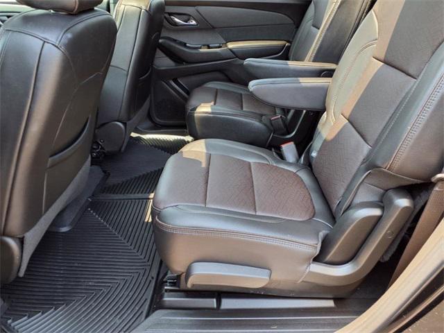 Photo of 2023 Mosaic Black Metallic Chevrolet Traverse