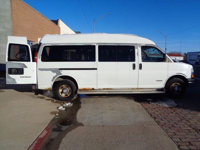 Photo of 2006 White Chevrolet Express 3500