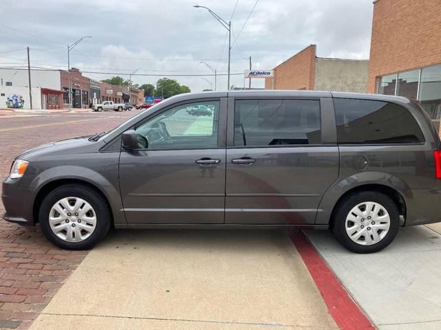 Photo of 2017 Gray Dodge Grand Caravan