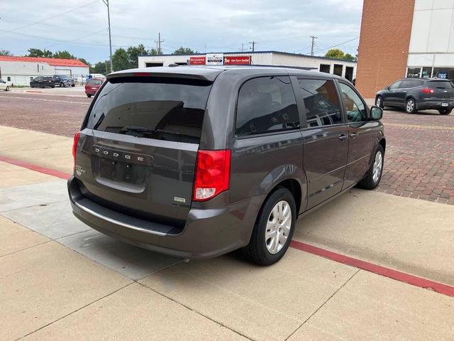 Photo of 2017 Gray Dodge Grand Caravan