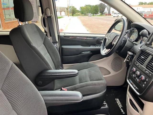 Photo of 2017 Gray Dodge Grand Caravan