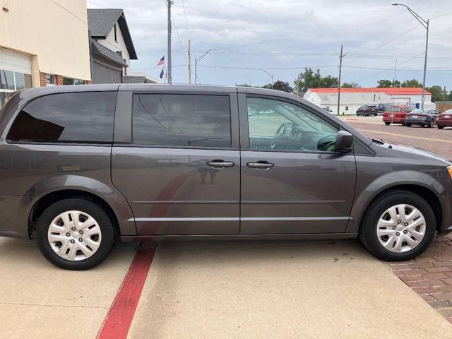 Photo of 2017 Gray Dodge Grand Caravan