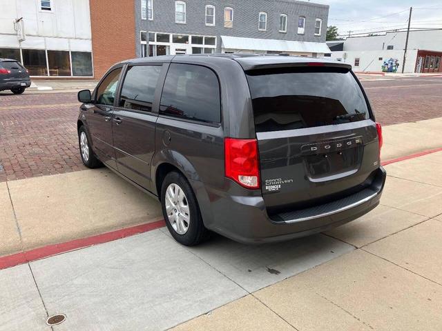 Photo of 2017 Gray Dodge Grand Caravan