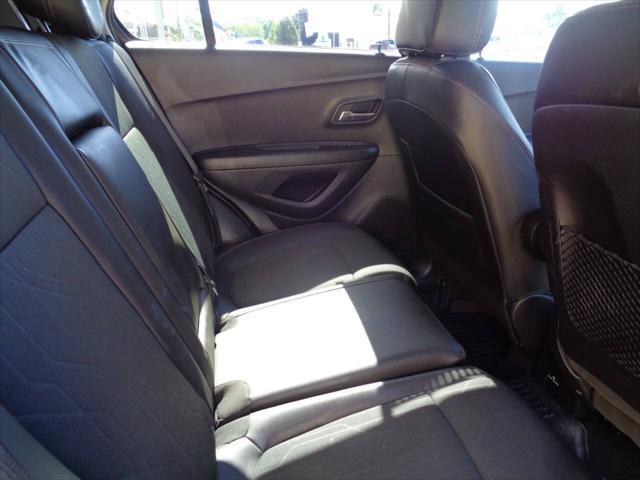 Photo of 2022 White Chevrolet Trax