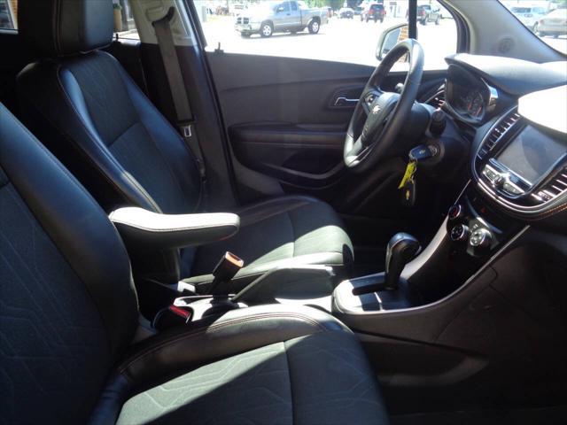 Photo of 2022 White Chevrolet Trax