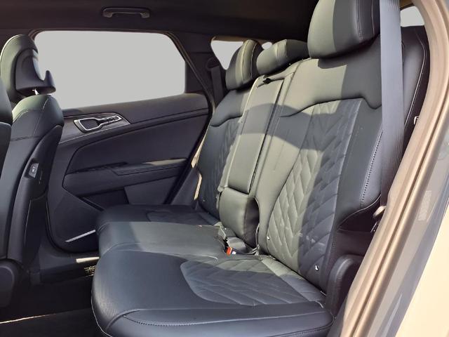 Photo of 2023 Wolf Gray Kia Sportage