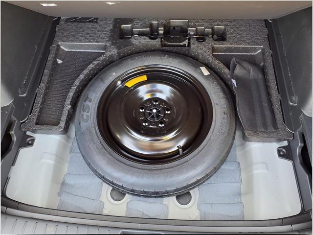 Photo of 2023 Wolf Gray Kia Sportage