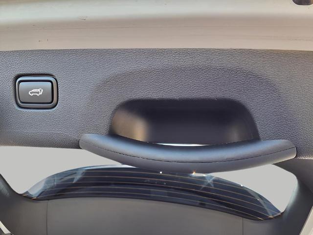 Photo of 2023 Wolf Gray Kia Sportage