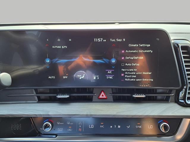 Photo of 2023 Wolf Gray Kia Sportage