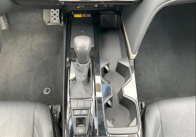 Photo of 2025 Midnight Black Metallic Toyota Camry