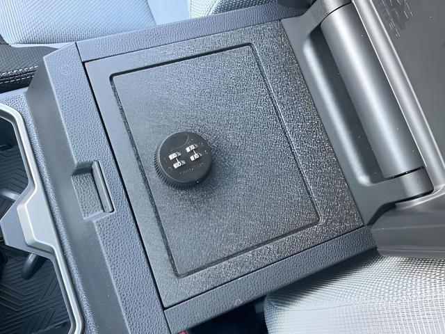 Photo of 2025 WIND CHILL PEARL Toyota 4Runner