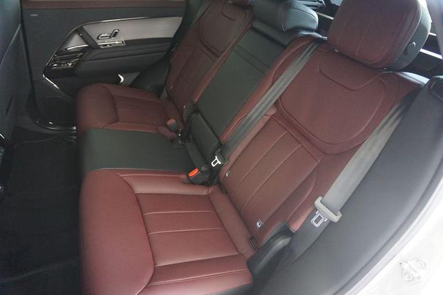 Photo of 2025 Gray Land Rover Range Rover Sport