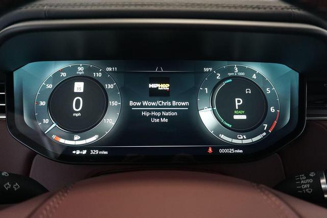 Photo of 2025 Gray Land Rover Range Rover Sport
