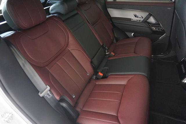 Photo of 2025 Gray Land Rover Range Rover Sport