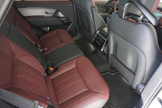 Photo of 2025 Gray Land Rover Range Rover Sport
