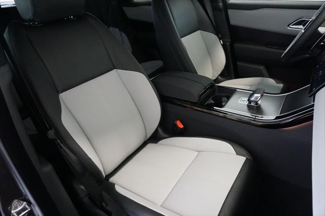 Photo of 2026 Charente Land Rover Range Rover Velar