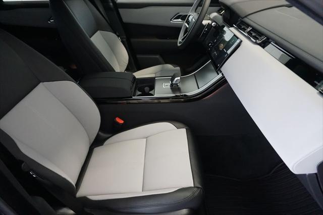 Photo of 2026 Charente Land Rover Range Rover Velar