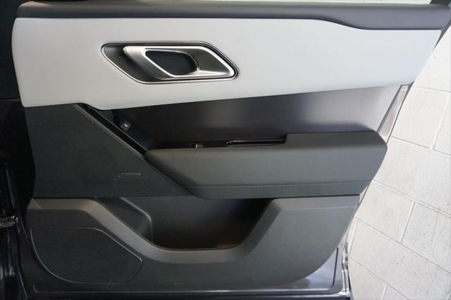 Photo of 2026 Charente Land Rover Range Rover Velar
