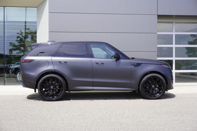 Photo of 2025 Gray Land Rover Range Rover Sport