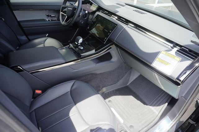 Photo of 2025 Gray Land Rover Range Rover Sport